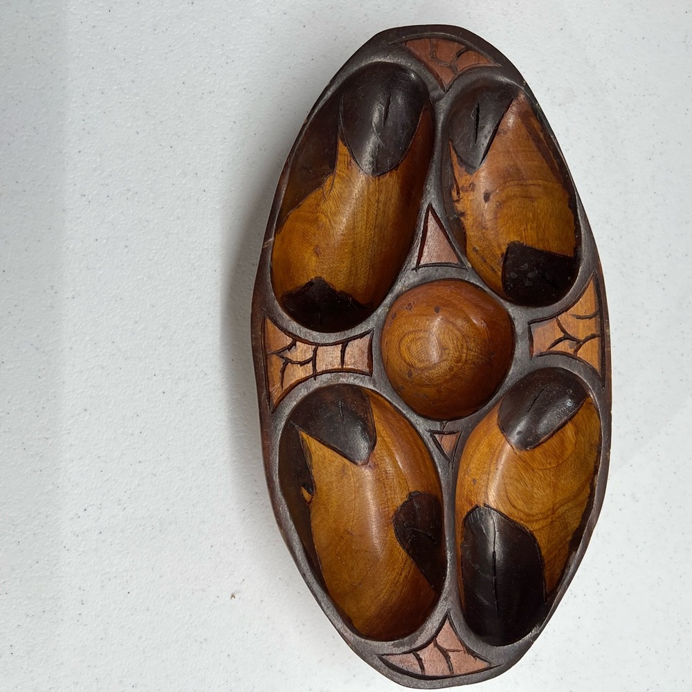 Carved wood serving bowl monkey pod 5 compartments 12x 7x 2 Inches - Picture 11 of 11